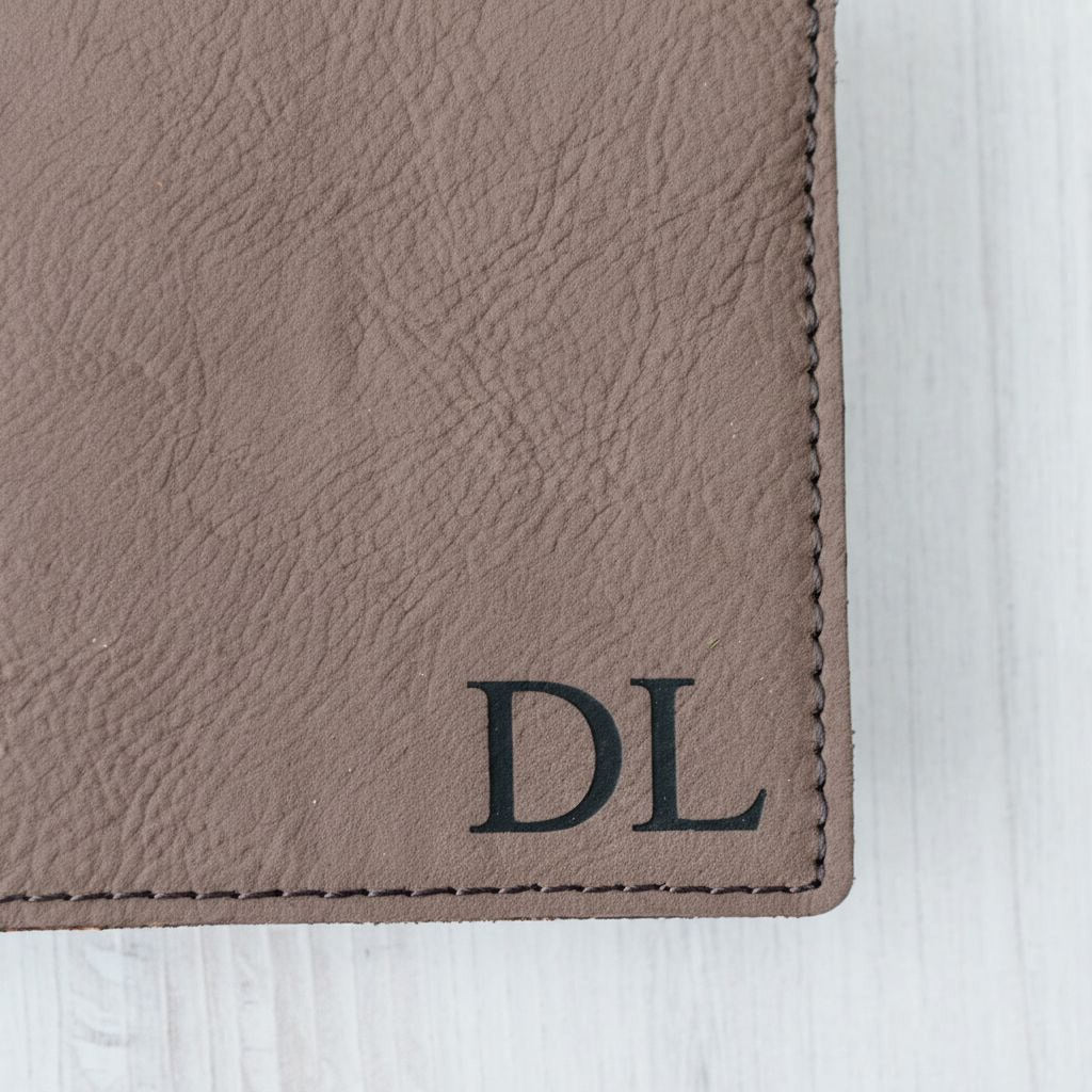 Billetera de Cuero Personalizada para Hombre — Diseño Slim