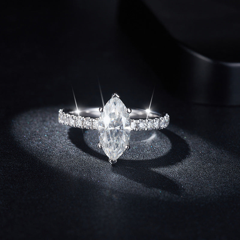 Oval Moissanite Ring in Sterling Silver with 18K Gold Plating – 2ct or 4ct Lab-Created Gemstone
