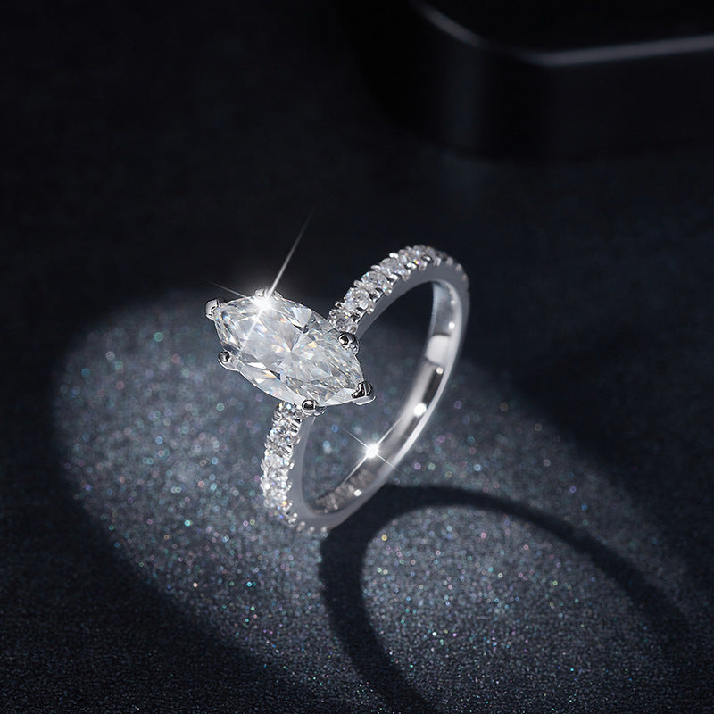 Oval Moissanite Ring in Sterling Silver with 18K Gold Plating – 2ct or 4ct Lab-Created Gemstone