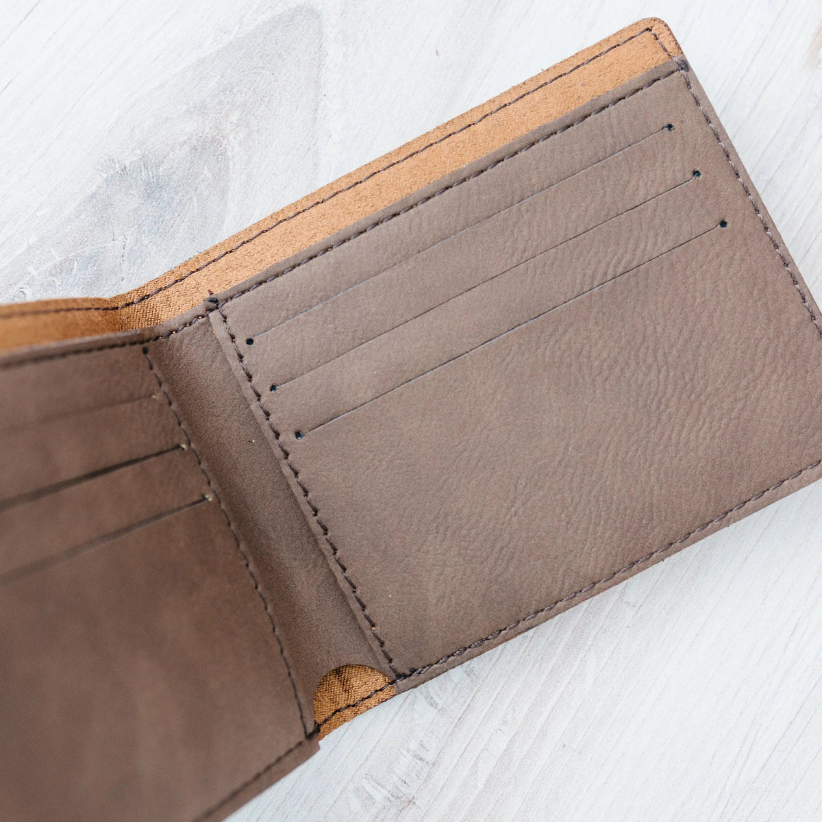 Billetera de Cuero Personalizada para Hombre — Diseño Slim